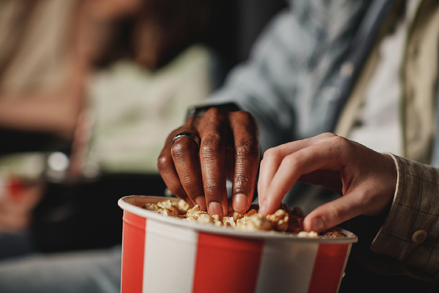 5 Surprising Health Benefits Of Snacking On Popcorn